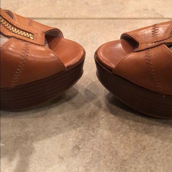 MICHAEL Michael Kors Gold/Brown Peep Toe Platform - Picture 7 of 13
